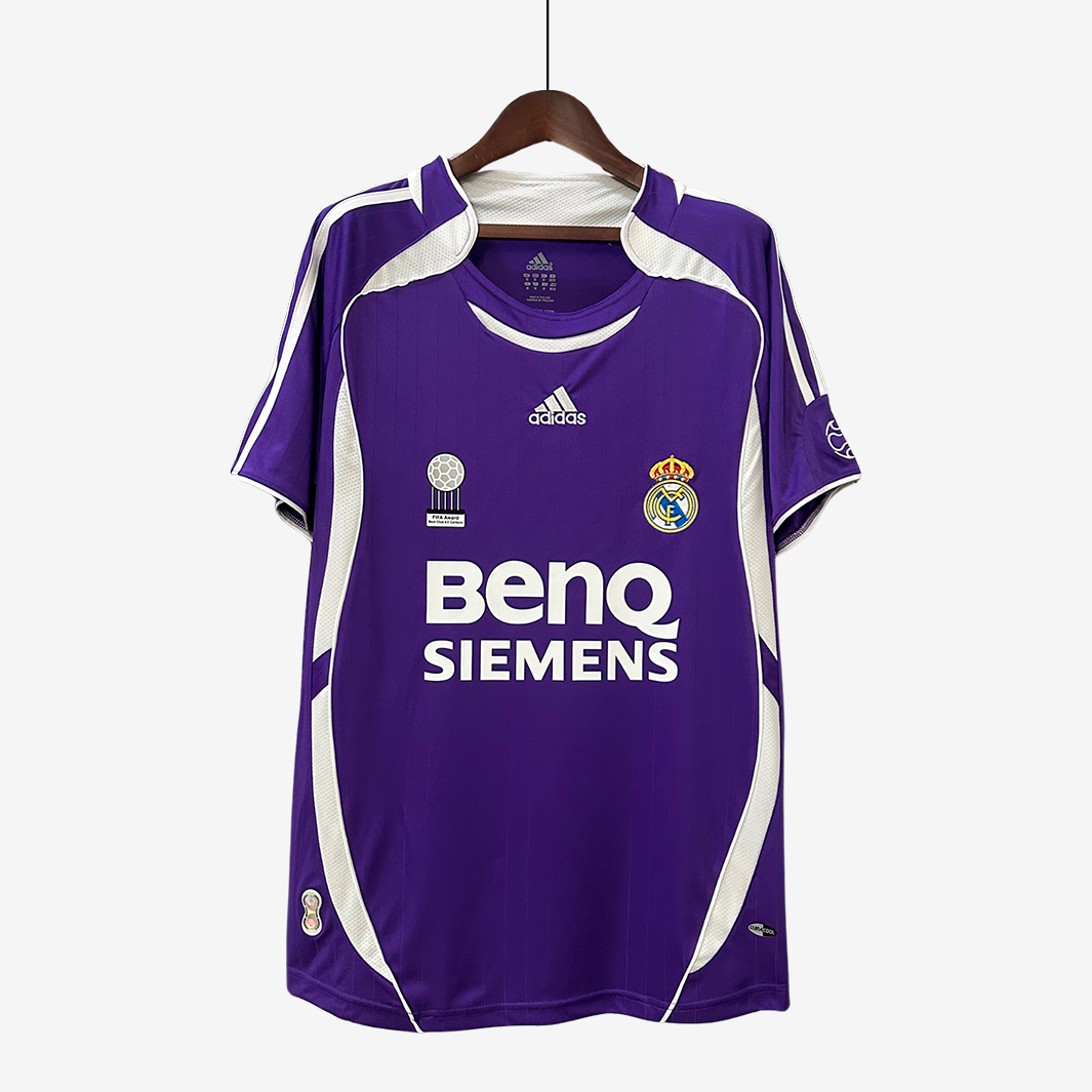 7-109_bceabcef-6700-44cc-8122-1aa882bf4953 Real Madrid 2006/07 Third Jersey – Retro Version - Image 1