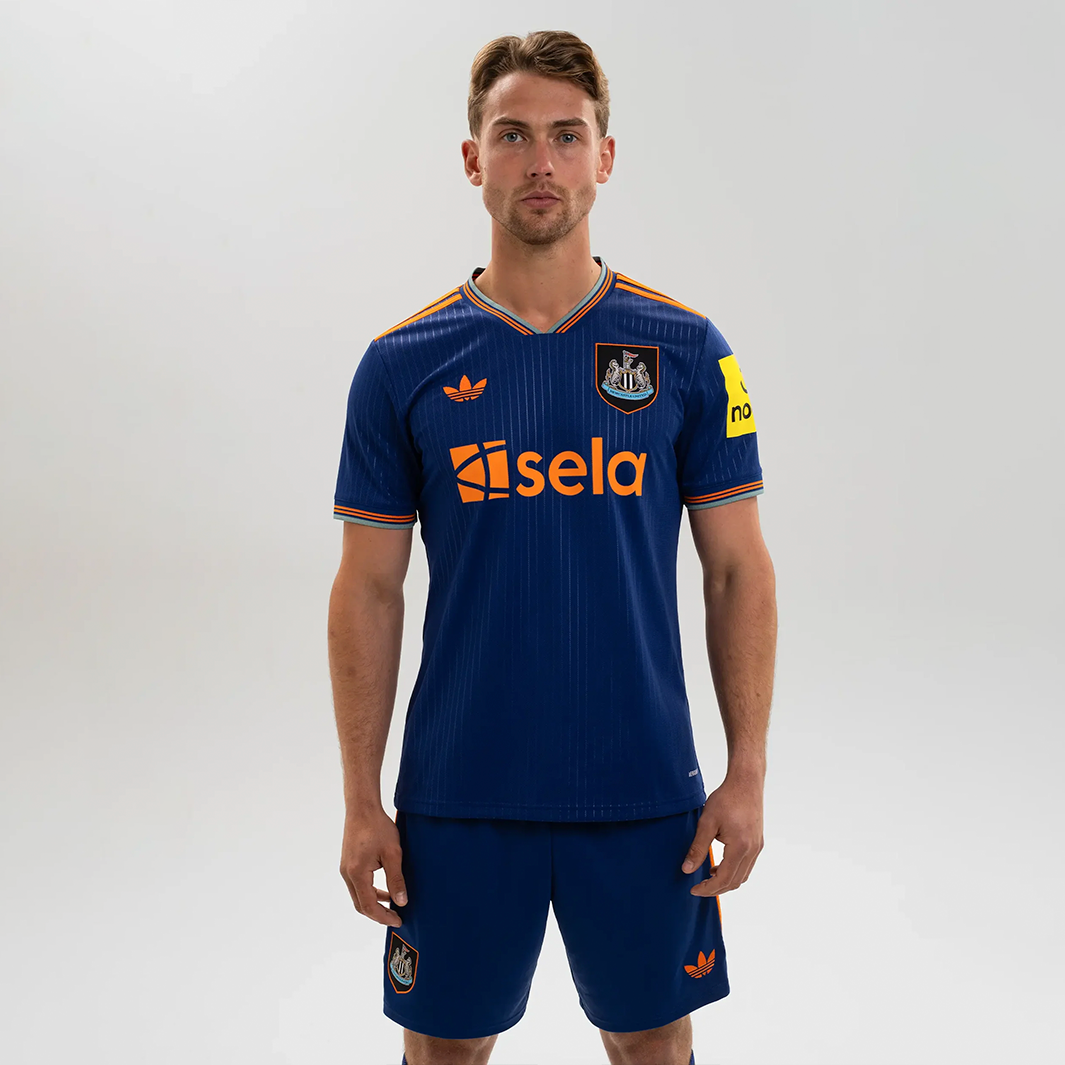 1-390_0e829523-e9d8-40f6-90d6-f75c4b088389 Newcastle United 2025/26 Third Jersey Fan Version - Image 1